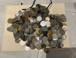 Lot De 3,6 Kg De Monnaies Etrangeres - Europe Et Monde - Lots & Kiloware - Coins