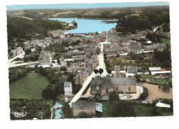 JUGON - Vue Aérienne De L'Eglise Notre Dame De Jugon Et Vue Générale Vers L'étang - Jugon-les-Lacs