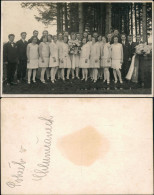 .Tschechien Trauerkranz, Männer Im Anzug, Frauen In Weiß 1955 Privatfoto  - Tchéquie