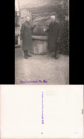Bad Schallerbach Mann Und Frau  Am Brunnen In Der Stadt 1930  - Other & Unclassified