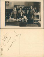 Echtfoto Privatfoto Personen Gruppe Im Büro, Büroarbeit, Beruf 1914 Privatfoto - Non Classés