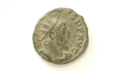 Monnaie Romaine AE  - Centenionalis / Nummus: 1.7cm/ 2.2g - A IDENTIFIER - Provinces Et Ateliers
