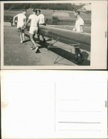 Foto  Sport - Rudern - Auf Dem Weg Zum Wasser 2 1965 Privatfoto - Other & Unclassified