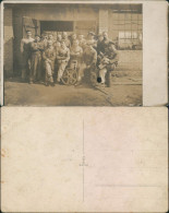 Ansichtskarte  Schlosserei Handwerk Beruf Gruppenfoto Zahnrad 1920 - Ohne Zuordnung