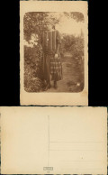 Frau Im Gestreiften Kleid Mit Amulett Im Garten 1912 Privatfoto - Personen