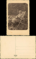 Foto  Frau Im Garten Ließt Ein Buch Im Liegestuhl 1915 Privatfoto - Personen