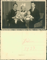 Familienfoto, Blondes Mädchen Mit Schleife, Junge Mit Lederhose 1939 Privatfoto - Children And Family Groups