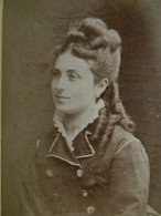 Photo CDV Fragney  Besançon  Portrait Jeune Femme  Belle Coiffure Avec Anglaises  CA 1875 - L454 - Old (before 1900)