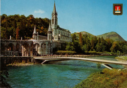 LOURDES - La Basilique, Le Gave Et Les Nouveaux Ponts - Lourdes