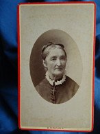 Photo CDV Boname  Besançon  Portrait  Femme âgée  Croix Autour Du Cou  CA 1880 - L454 - Alte (vor 1900)