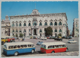 Malta Valletta - Auberge De Castille / Autobus! - Malte