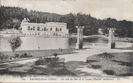 61 BAGNOLES-DE-L'ORNE -  Une Coin Du Parc Et Le Casino - Bagnoles De L'Orne