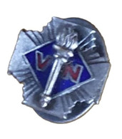 BOUTONNIERE / PIN'S VINTAGE - INSIGNE VOLONTAIRES NATIONAUX Des CROIX DE FEU - Militaria