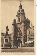 17 -  La Rochelle - La Grosse Horloge Et Statue De L' Amiral Duperré ** CPA - Vierge  Et Animée ** - La Rochelle