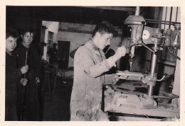 MERCURY GEMILLY CENTRE COLONIE ? DE LA BELLE ETOILE DIRIGE PAR L'ABBE GARIN LE TRAVAIL  1954 PHOTO 9X6CM R2 - Plaatsen