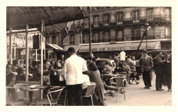 LE MAHIEU : CAFÉ - TABAC (BOULEVARD SAINT-MICHEL / RUE SOUFFLOT) - CARTE VRAIE PHOTO / REAL PHOTO ~ 1950 ? (an883) - Cafés, Hotels, Restaurants