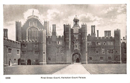 England: London Hampton Court Palace First Green Court Ngl #147.542 - Andere & Zonder Classificatie