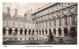 England: London Hampton Court Palace Fountain Court Ngl #147.540 - Andere & Zonder Classificatie