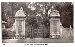 England: London Hampton Court Palace The Lion Gates Ngl #147.539 - Autres & Non Classés