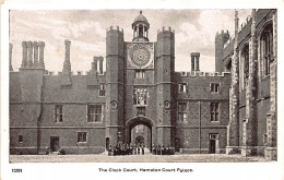 England: London Hampton Court Palace The Clock Court Ngl #147.538 - Sonstige & Ohne Zuordnung