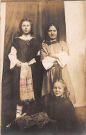 Drei Junge Ungarische Mädchen Ngl #149.864 - Hongrie