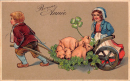 Tiere: Junge U. Karren, Mädchen, Ferkel U. Glücksklee Prägekarte Gl1909 #150.883 - Other & Unclassified