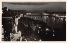 Budapest Bei Nacht - Donauansicht Mit St. Gellért Monument Gl1935 #149.924 - Hongrie