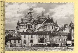 24. PERIGUEUX – La Cathédrale Saint-Front / CPSM (voir Scan Recto/verso) - Périgueux