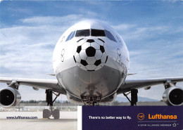 Lufthansa Passagierflugzeug Mit Fußballmotiv Auf Front Gl2005 #151.757 - Autres & Non Classés