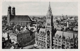 München - Rathaus Mit Frauenkirche Gl1943 #154.872 - Autres & Non Classés