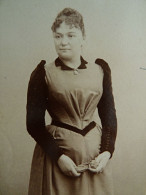 Photo CDV Bruaut à Meaux - Femme, Portrait Trois Quart, Ca 1890  L452 - Alte (vor 1900)