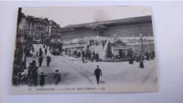 Carte Postale Ancienne ( AA10 ) De Angouléme , La Place Des Halles Centrales - Angouleme