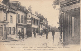 J73. Vintage French Postcard. Amiens Street In Albert (Somme) Before The Bombing. - Albert