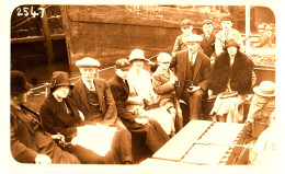 J40. Vintage Postcard. Passengers In An Unidentified Boat. - Ferries