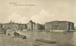 Stockholm; Grand Hotel Och Nationalmuseum (boats) - Not Circulated. (Ernst G. Svanström - Stockholm) - Sweden