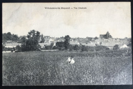 Villeneuve-la-Guyard - Vue Générale. ANIMEE (un Homme Et Son Chien Dans Le Champ). Circulée 1923 - Villeneuve-la-Guyard