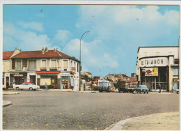Romainville - La Place Carnot - Renault Dauphine   (G.2806) - Romainville