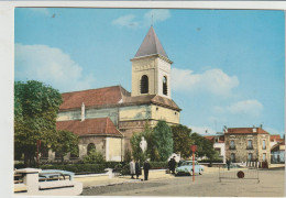 Romainville - L'Eglise - -  Voitures  Dauphine .  (G.2814) - Romainville