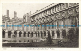 R668952 Hampton Court Palace. Fountain Court. Gale And Polden. Wellington Series - World