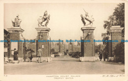 R668957 Hampton Court Palace. Trophy Gates. John Swain. H. M. Office Of Works - World