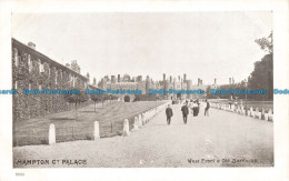 R668962 Hampton Court Palace. West Front And Old Barracks. Gale And Polden. Well - World