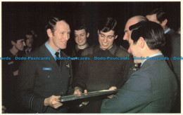 R671137 No. 1. Prince Andrew Receives Parachutist Wings At Brize Norton. Prescot - Monde