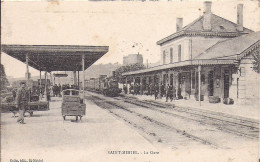 SAINT - MICHEL, Le Train Entrant En Gare - Other & Unclassified