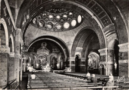 LOURDES - La Basilique Intérieur De L'Eglise Du Rosaire - Lourdes