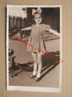 Little Girl In A Dress ... ( 1959 ) - Anonymous Persons