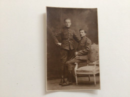 Carte Postale Ancienne Portrait De Deux Militaires - Personnages