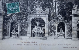 CPA (Meurthe Et Moselle). NANCY, Place Stanislas, Grilles En Fer Forgé De Jean Lamour, Fontaine De Neptune (n°5) - Nancy