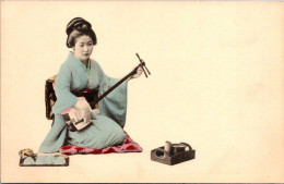 (02/06/24) JAPON-CPA JAPONAISE - GEISHA - INSTRUMENT DE MUSIQUE - Autres & Non Classés