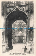 R670519 La Cathedrale De Rouen. Entree De La Cour Des Libraires. La Cigogne - Monde
