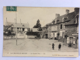 LA CHAPELLE-MOCHE (61) : La Grande Place - LL - 1910 - Autres & Non Classés